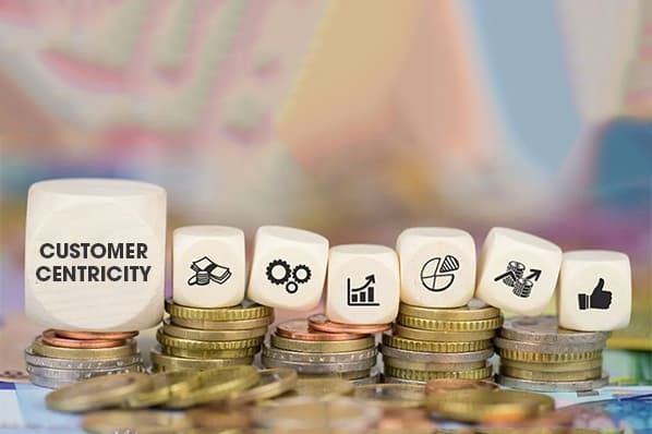 Customer service team providing industrial solutions - 3